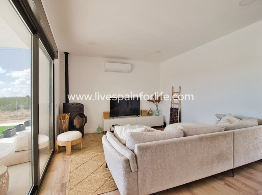 3 slaapkamer Finca/Landhuis te koop in Pinoso met zwembad garage - € 399.900 (Ref: 10041815)