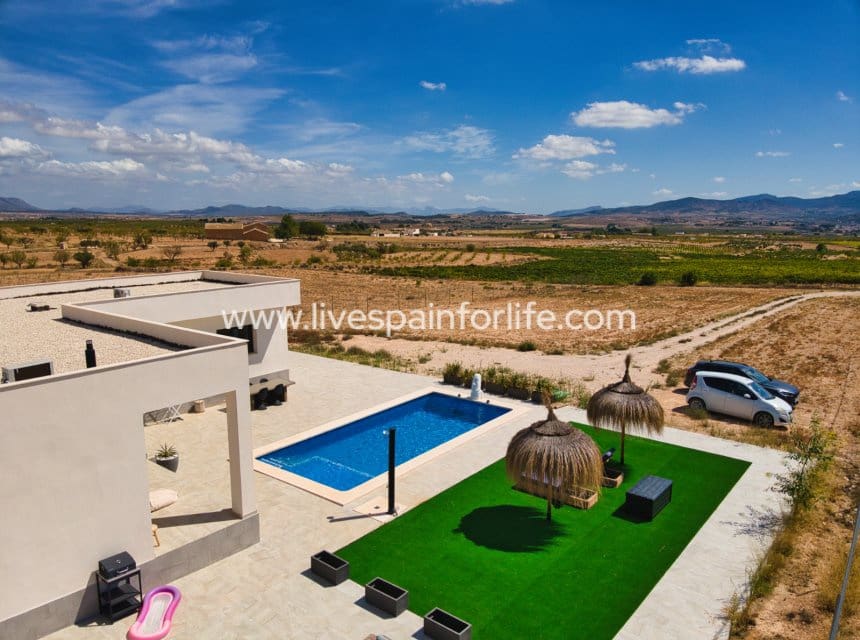 3 slaapkamer Finca/Landhuis te koop in Pinoso met zwembad garage - € 399.900 (Ref: 10041815)