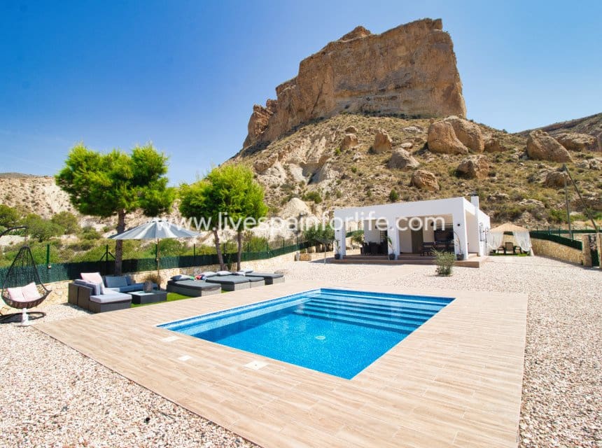3 Zimmer Finca/Landgut zu verkaufen in Crevillente / Crevillent mit Pool Garage - 395.000 € (Ref: 10043587)