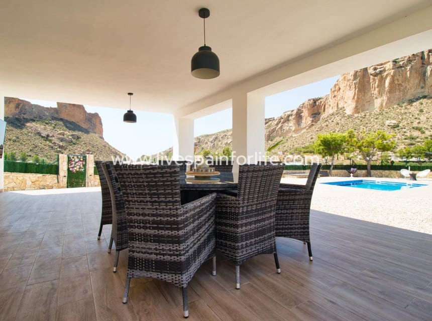 3 Zimmer Finca/Landgut zu verkaufen in Crevillente / Crevillent mit Pool Garage - 395.000 € (Ref: 10043587)