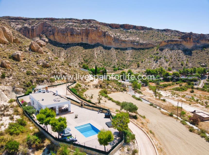 3 Zimmer Finca/Landgut zu verkaufen in Crevillente / Crevillent mit Pool Garage - 395.000 € (Ref: 10043587)