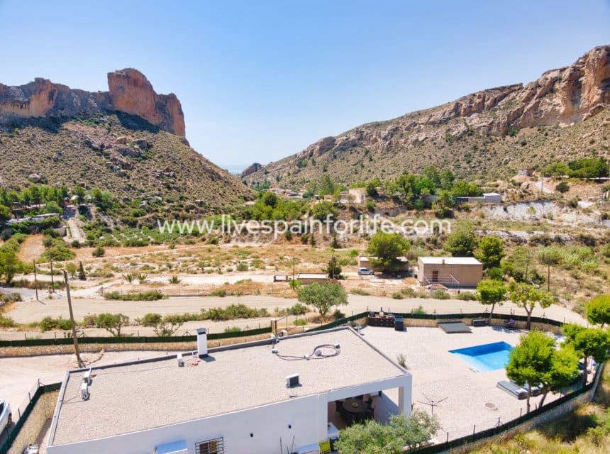 3 Zimmer Finca/Landgut zu verkaufen in Crevillente / Crevillent mit Pool Garage - 395.000 € (Ref: 10043587)