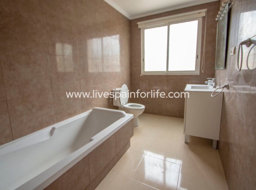 4 camera da letto Finca/Casa di Campagna in vendita in Bigastro con piscina garage - 215.000 € (Rif: 10044076)