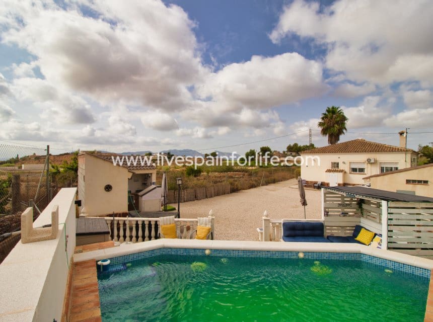 3 soveværelse Finca/Landehus til salg i La Murada med swimmingpool - € 260.000 (Ref: 10052050)