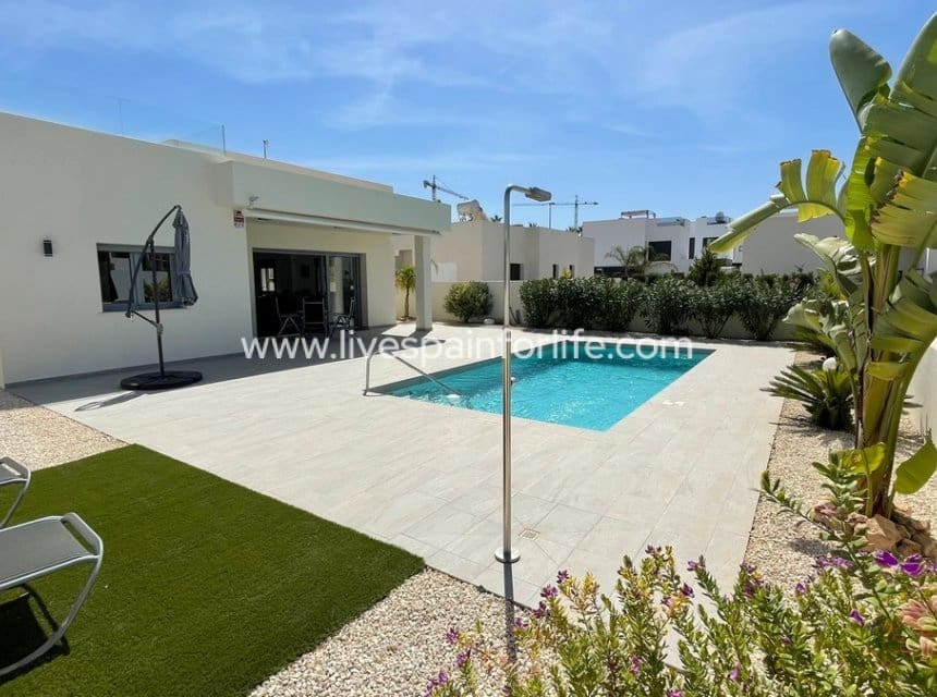 3 quarto Moradia para venda em Rafal com piscina - 415 000 € (Ref: 10057153)