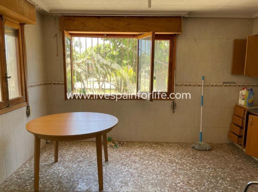 9 bedroom Finca/Country House for sale in Elche / Elx - € 450,000 (Ref: 10057334)