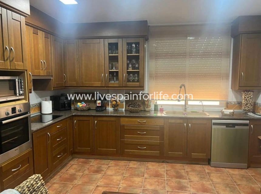9 bedroom Finca/Country House for sale in Elche / Elx - € 450,000 (Ref: 10057334)