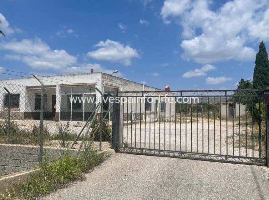 9 bedroom Finca/Country House for sale in Elche / Elx - € 450,000 (Ref: 10057334)