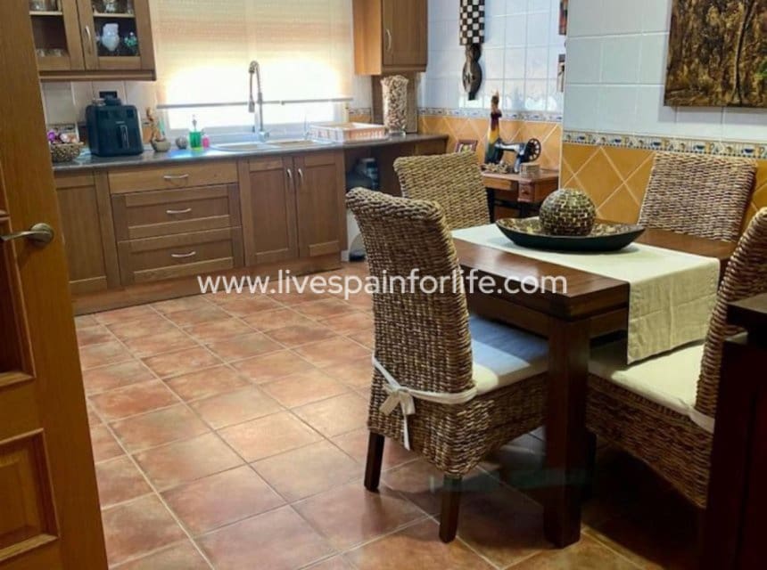 9 bedroom Finca/Country House for sale in Elche / Elx - € 450,000 (Ref: 10057334)