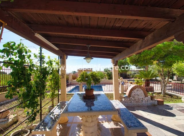 Finca/Casa Rural de 4 habitaciones en Crevillente / Crevillent en venta con piscina garaje - 495.000 € (Ref: 10057335)