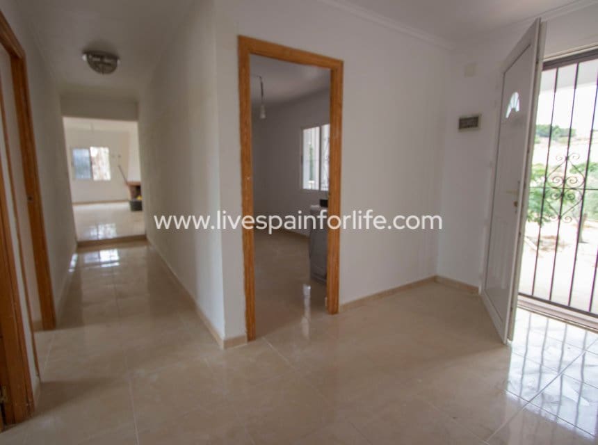 4 bedroom Finca/Country House for sale in Bigastro with pool garage - € 215,000 (Ref: 10057336)
