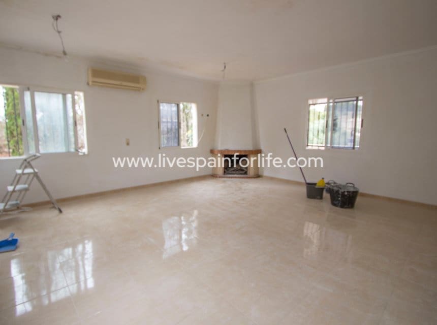 4 bedroom Finca/Country House for sale in Bigastro with pool garage - € 215,000 (Ref: 10057337)