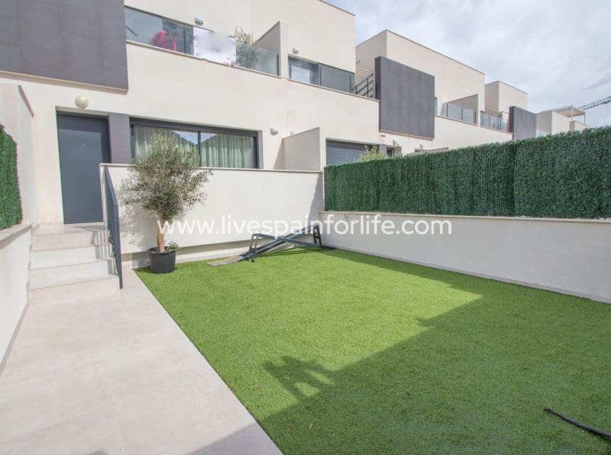 2 soveværelse Byhus til salg i Alicante by med swimmingpool garage - € 223.000 (Ref: 10060509)