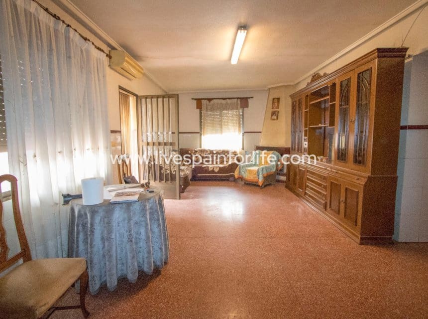 Casa de 3 habitaciones en Albatera en venta con garaje - 180.000 € (Ref: 10060511)