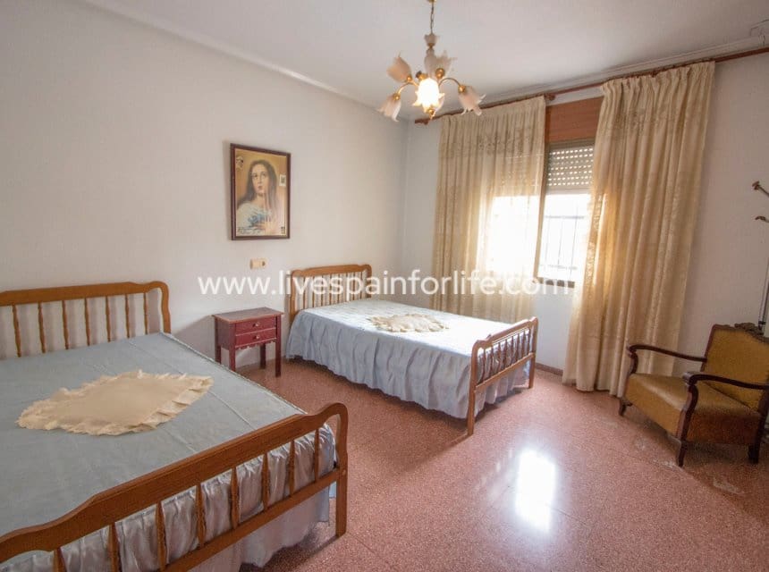 Casa de 3 habitaciones en Albatera en venta con garaje - 180.000 € (Ref: 10060511)
