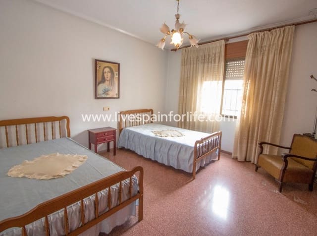 Casa de 3 habitaciones en Albatera en venta con garaje - 180.000 € (Ref: 10060511)