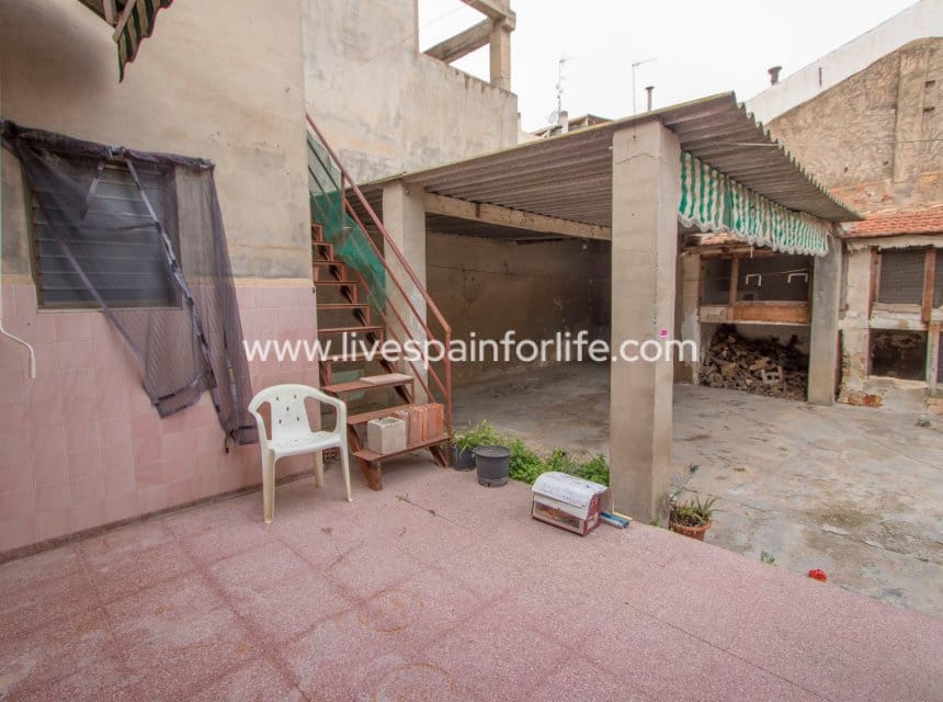 Casa de 3 habitaciones en Albatera en venta con garaje - 180.000 € (Ref: 10060511)