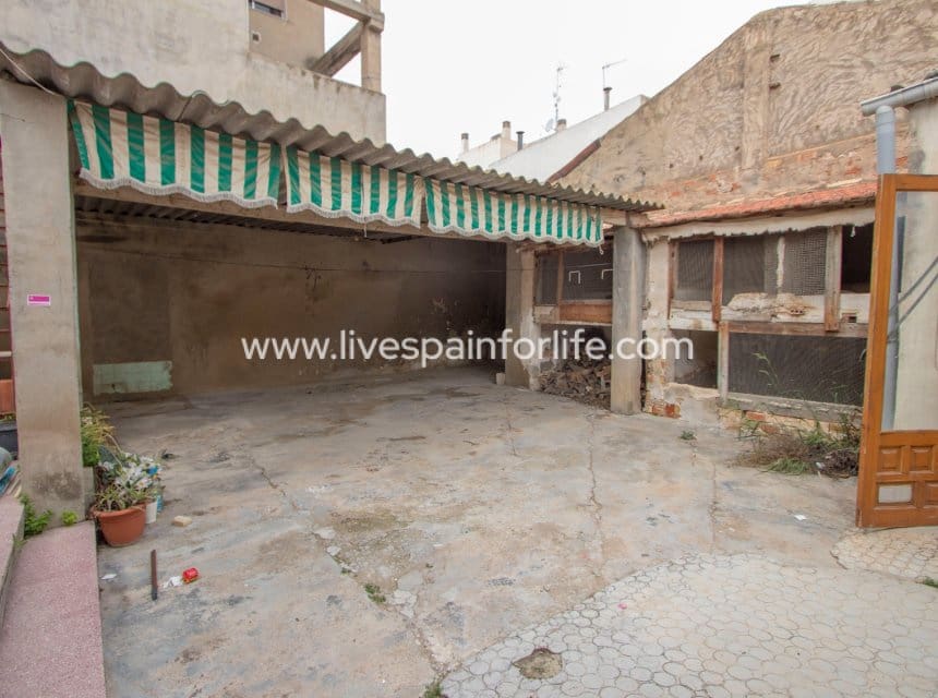 Casa de 3 habitaciones en Albatera en venta con garaje - 180.000 € (Ref: 10060511)