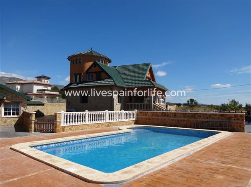 16 slaapkamer Finca/Landhuis te koop in Albatera met zwembad garage - € 1.050.000 (Ref: 10060512)
