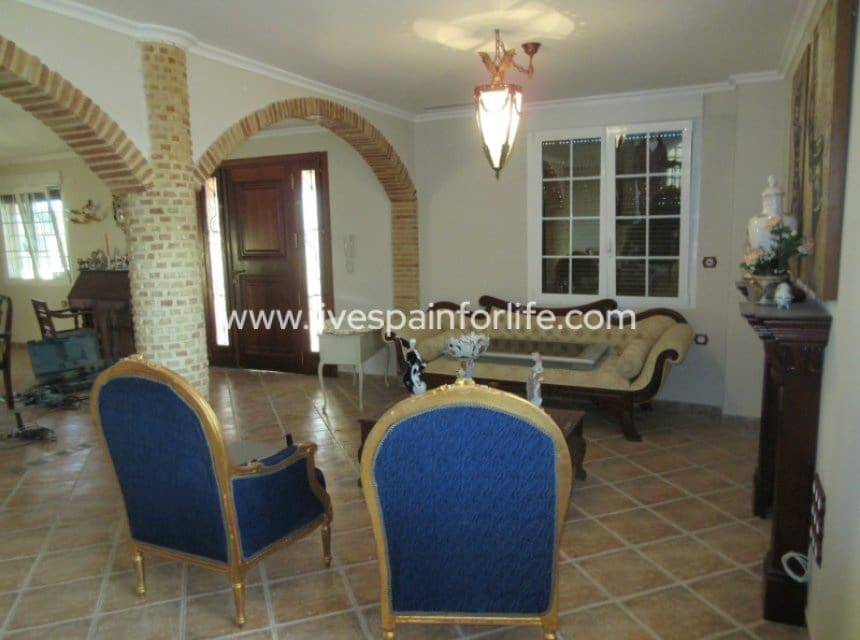 16 slaapkamer Finca/Landhuis te koop in Albatera met zwembad garage - € 1.050.000 (Ref: 10060512)