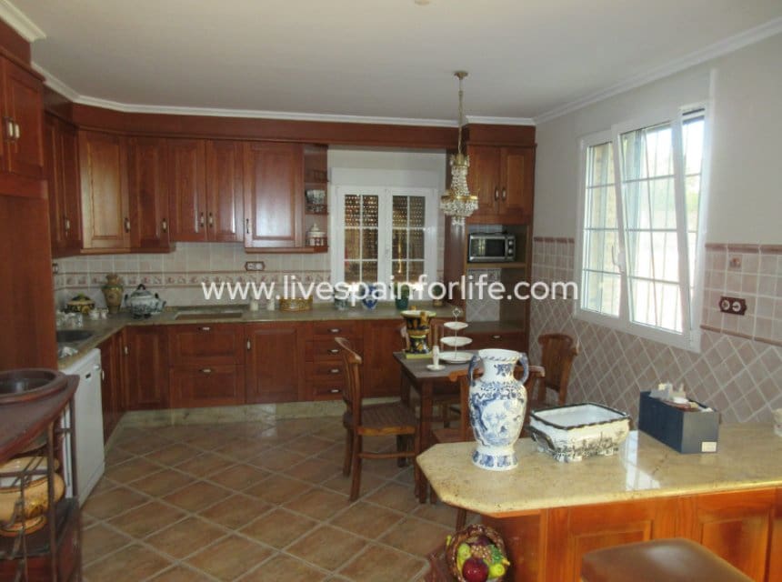 16 slaapkamer Finca/Landhuis te koop in Albatera met zwembad garage - € 1.050.000 (Ref: 10060512)