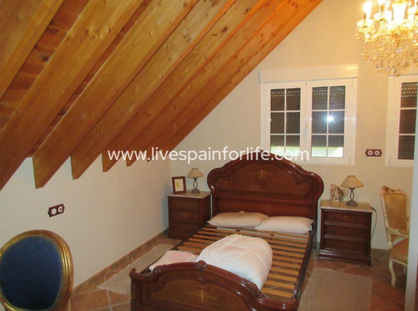 16 slaapkamer Finca/Landhuis te koop in Albatera met zwembad garage - € 1.050.000 (Ref: 10060512)