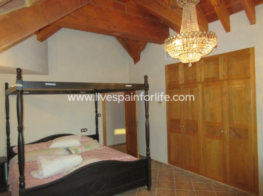 16 slaapkamer Finca/Landhuis te koop in Albatera met zwembad garage - € 1.050.000 (Ref: 10060512)