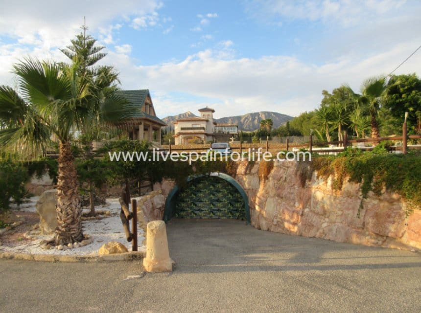 16 slaapkamer Finca/Landhuis te koop in Albatera met zwembad garage - € 1.050.000 (Ref: 10060512)