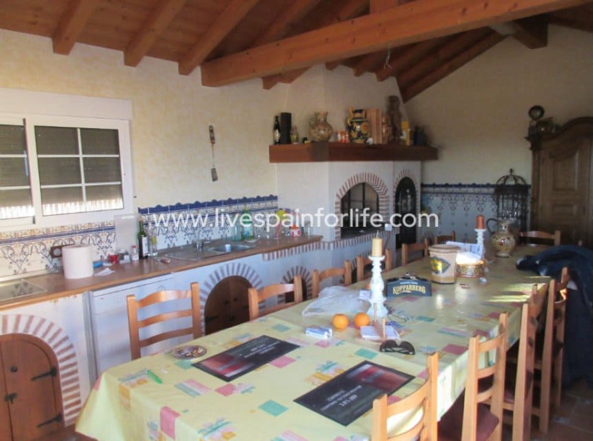 16 slaapkamer Finca/Landhuis te koop in Albatera met zwembad garage - € 1.050.000 (Ref: 10060512)