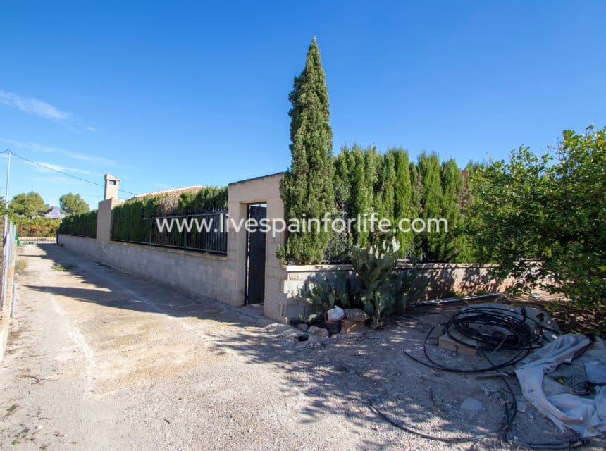 4 slaapkamer Finca/Landhuis te koop in Albatera met zwembad garage - € 425.000 (Ref: 10060571)