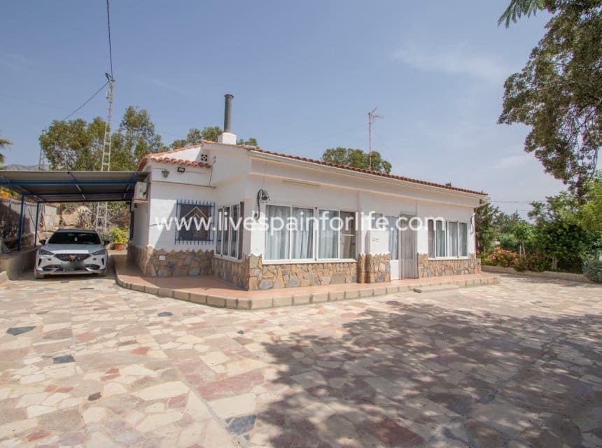 3 slaapkamer Finca/Landhuis te koop in Albatera met zwembad garage - € 260.000 (Ref: 10060576)