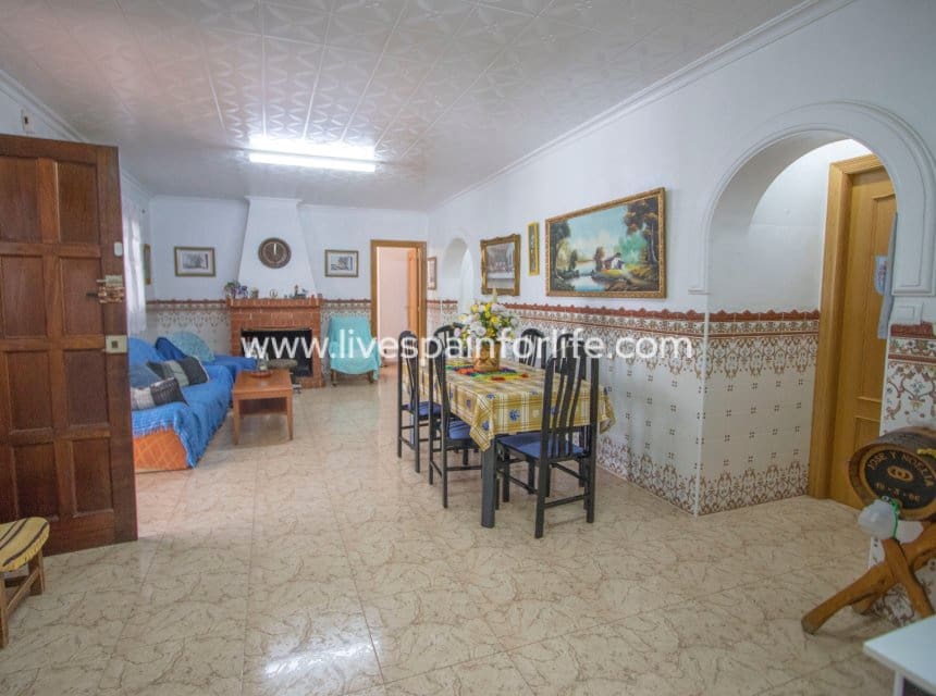 3 slaapkamer Finca/Landhuis te koop in Albatera met zwembad garage - € 260.000 (Ref: 10060576)