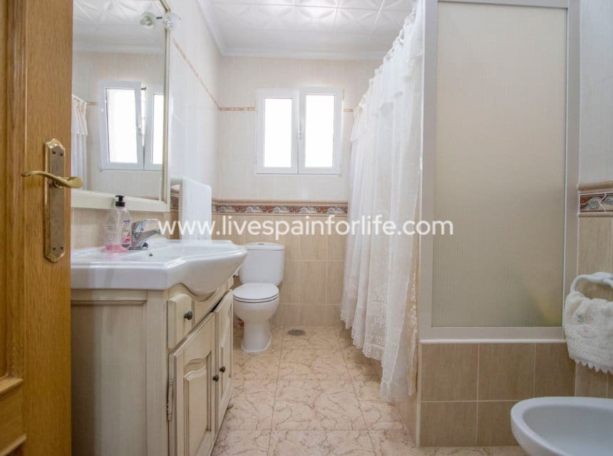 3 slaapkamer Finca/Landhuis te koop in Albatera met zwembad garage - € 260.000 (Ref: 10060576)