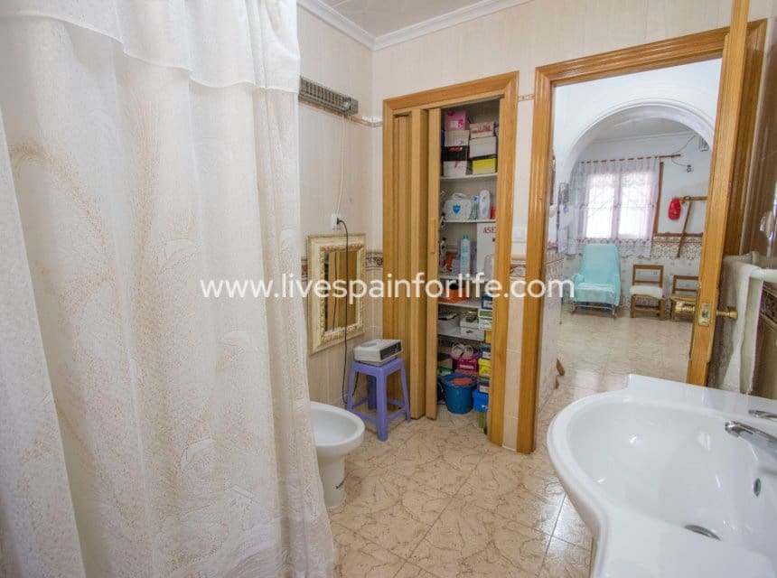 3 slaapkamer Finca/Landhuis te koop in Albatera met zwembad garage - € 260.000 (Ref: 10060576)