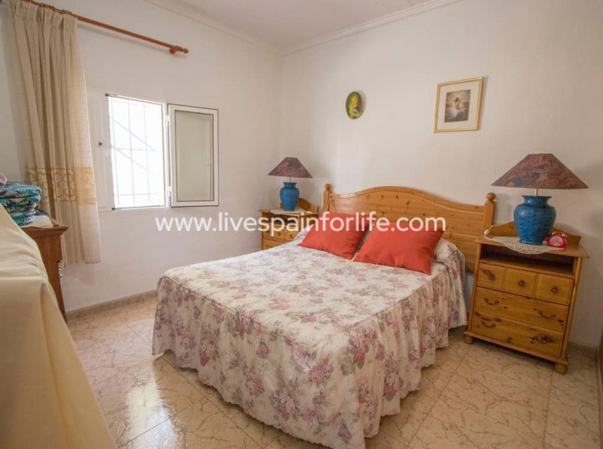 3 slaapkamer Finca/Landhuis te koop in Albatera met zwembad garage - € 260.000 (Ref: 10060576)