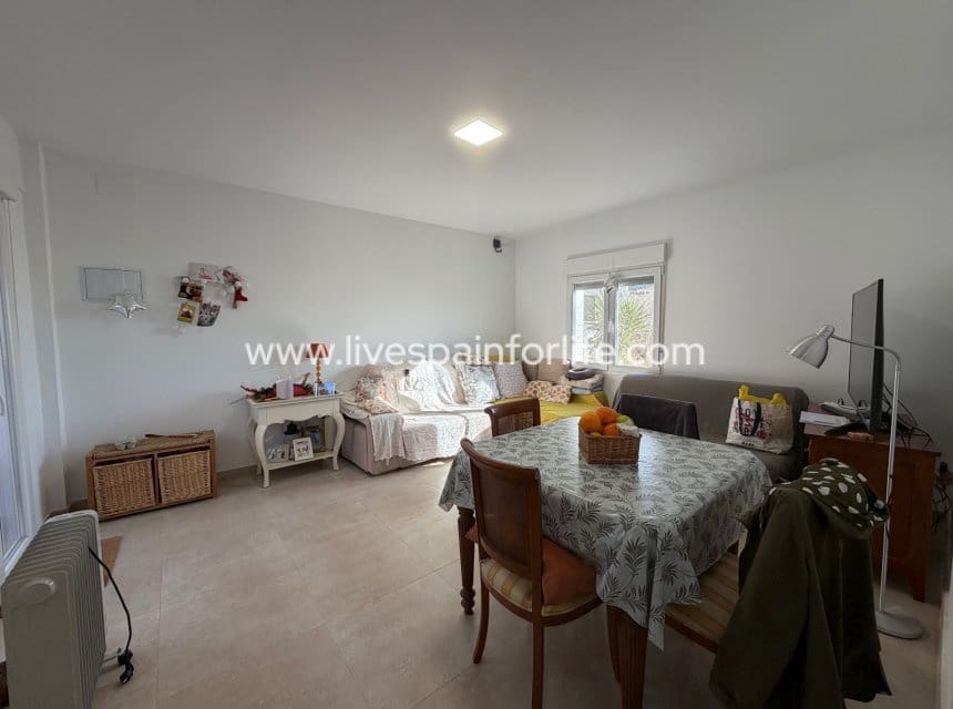 3 sovrum Finca/Hus på landet till salu i La Romana med pool garage - 280 000 € (Ref: 10060579)