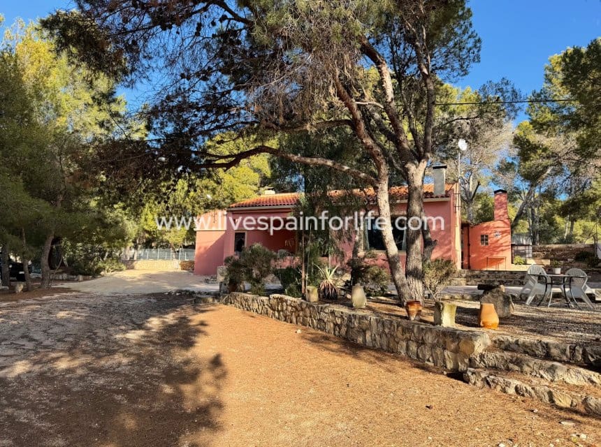 3 sovrum Finca/Hus på landet till salu i La Romana med pool garage - 280 000 € (Ref: 10060579)