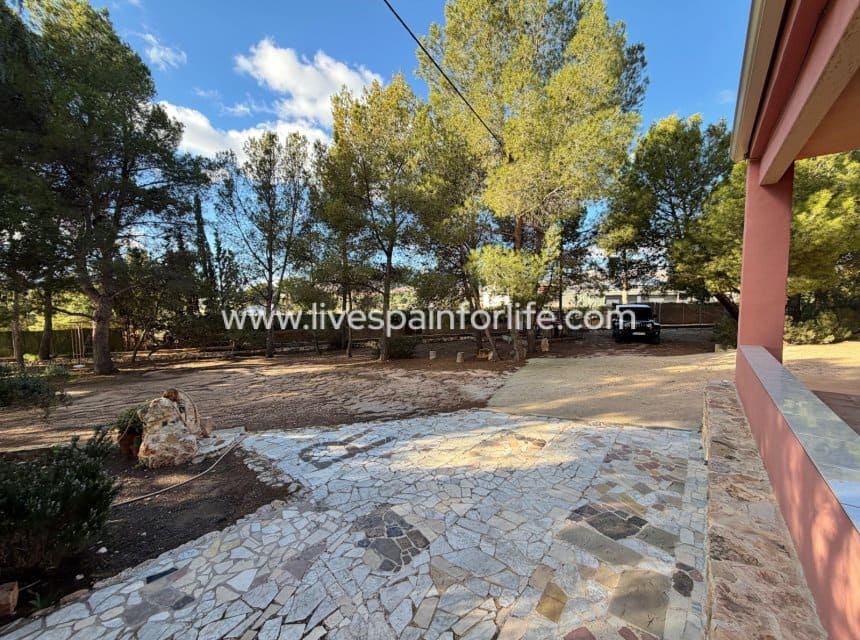 3 sovrum Finca/Hus på landet till salu i La Romana med pool garage - 280 000 € (Ref: 10060579)