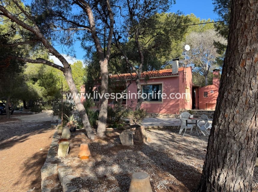 3 sovrum Finca/Hus på landet till salu i La Romana med pool garage - 280 000 € (Ref: 10060579)