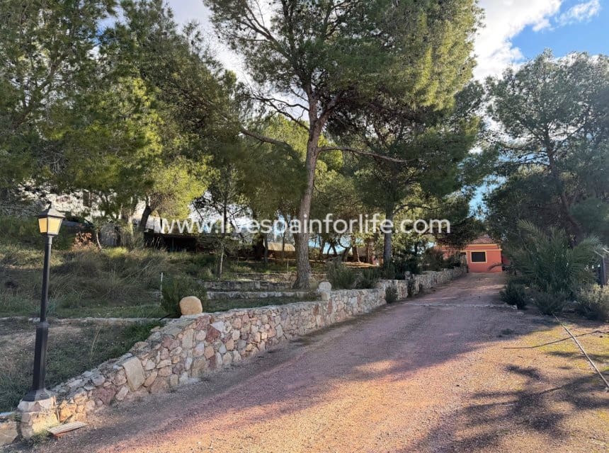 3 sovrum Finca/Hus på landet till salu i La Romana med pool garage - 280 000 € (Ref: 10060579)