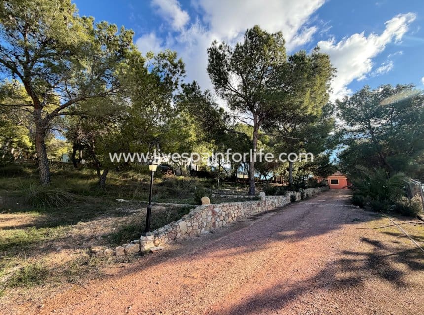 3 sovrum Finca/Hus på landet till salu i La Romana med pool garage - 280 000 € (Ref: 10060579)