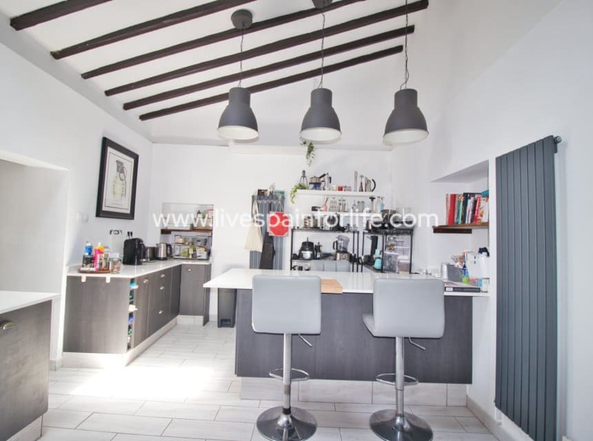 5 sypialnia Finka/Dom wiejski na sprzedaż w Miasto Alicante / Alacant z basenem garażem - 395 000 € (Ref: 10060585)