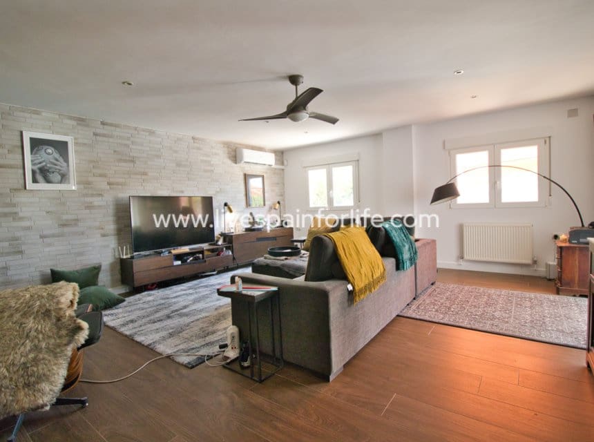 5 sypialnia Finka/Dom wiejski na sprzedaż w Miasto Alicante / Alacant z basenem garażem - 395 000 € (Ref: 10060585)