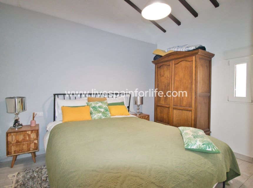5 sypialnia Finka/Dom wiejski na sprzedaż w Miasto Alicante / Alacant z basenem garażem - 395 000 € (Ref: 10060585)