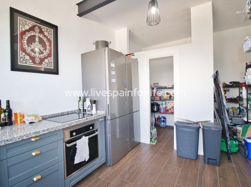 5 sypialnia Finka/Dom wiejski na sprzedaż w Miasto Alicante / Alacant z basenem garażem - 395 000 € (Ref: 10060585)