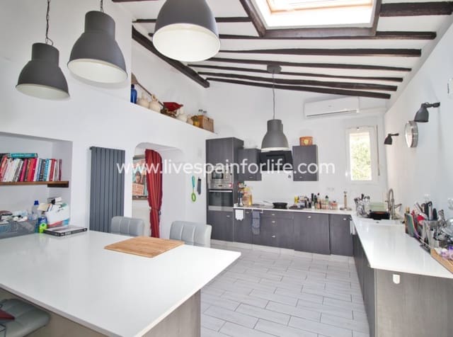 5 sypialnia Finka/Dom wiejski na sprzedaż w Miasto Alicante / Alacant z basenem garażem - 395 000 € (Ref: 10060585)
