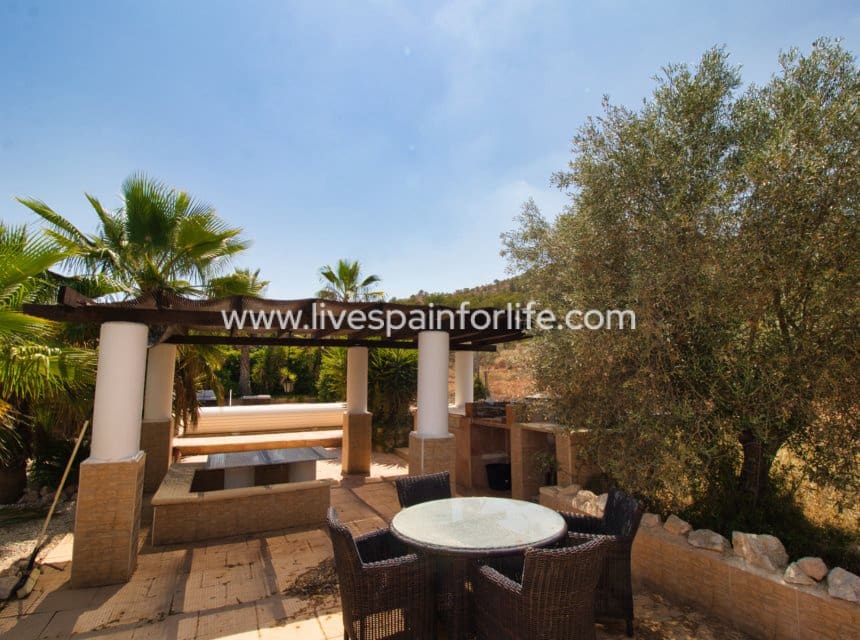 5 sypialnia Finka/Dom wiejski na sprzedaż w Miasto Alicante / Alacant z basenem garażem - 395 000 € (Ref: 10060585)