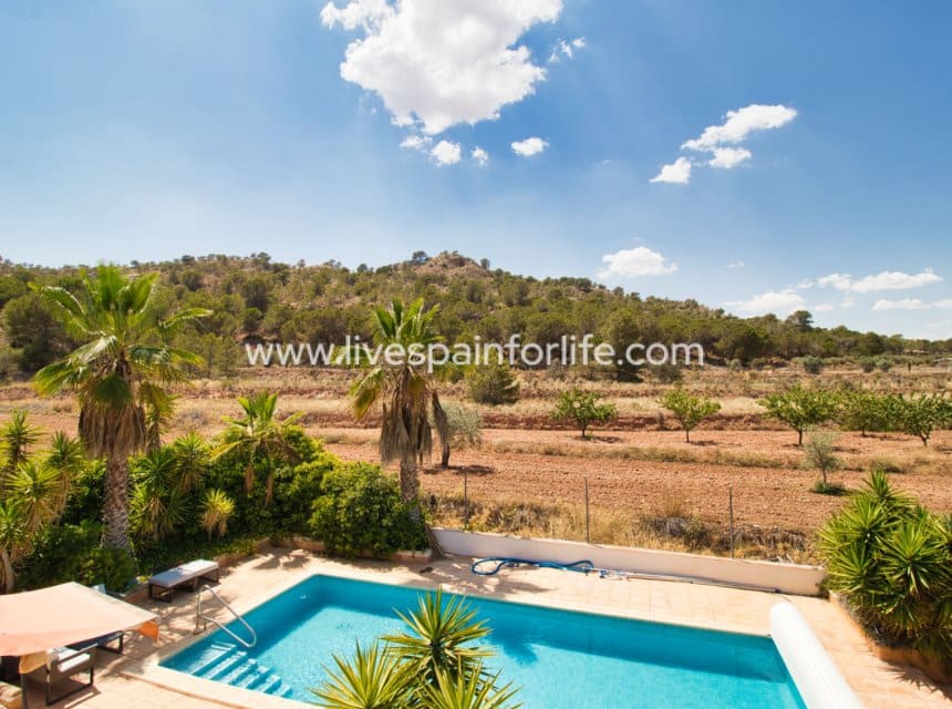 5 sypialnia Finka/Dom wiejski na sprzedaż w Miasto Alicante / Alacant z basenem garażem - 395 000 € (Ref: 10060585)