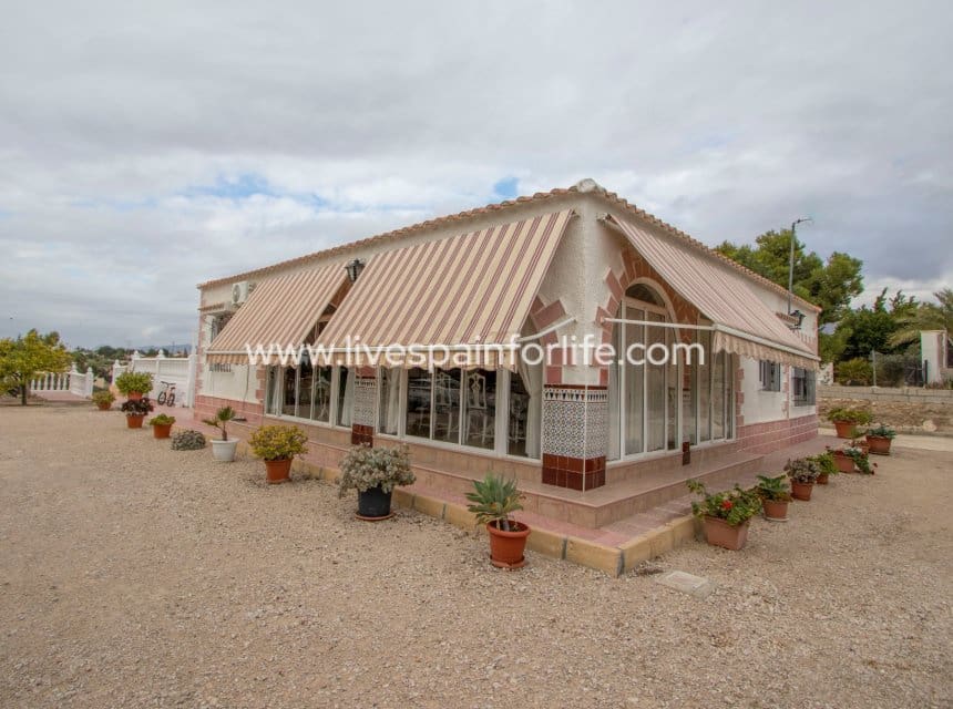 4 camera da letto Finca/Casa di Campagna in vendita in Albatera con piscina garage - 362.000 € (Rif: 10060591)