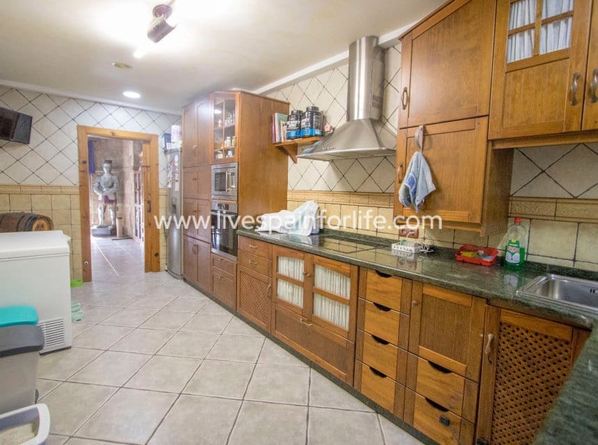 3 slaapkamer Huis te koop in Albatera met garage - € 300.000 (Ref: 10060593)